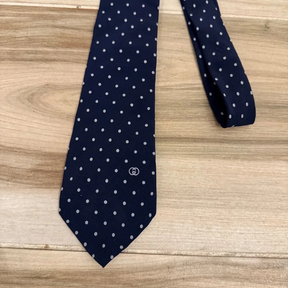 Vintage Gucci Navy Blue Silk Polka Dot Necktie Interlocking GG Made In Italy
